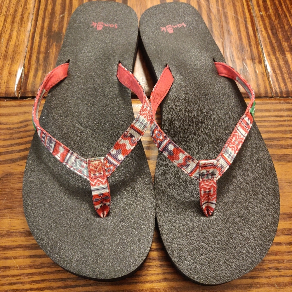 Sanuk Sz 7  Flip Flops